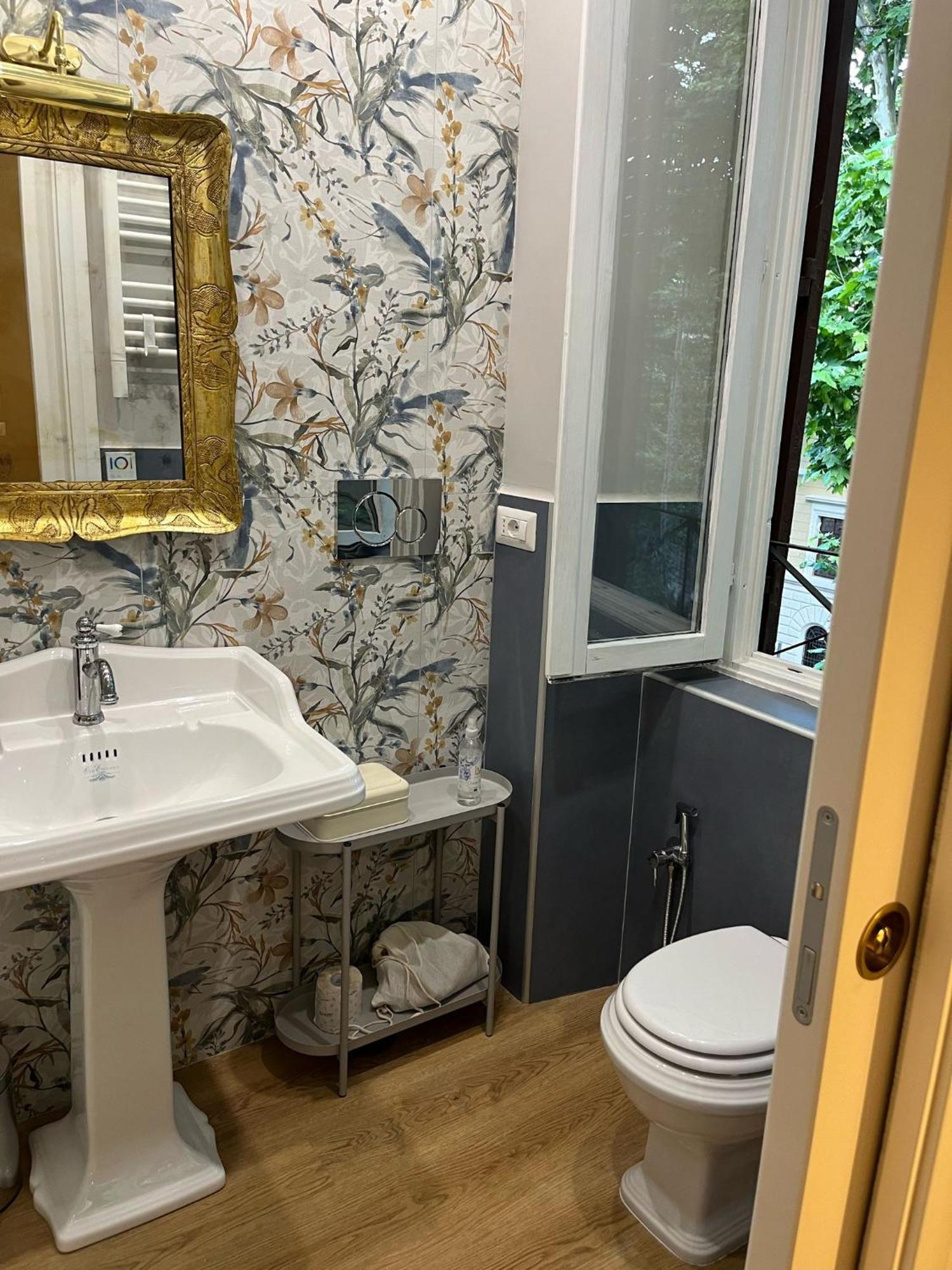 Queen Of Rome Luxury Rooms Kültér fotó