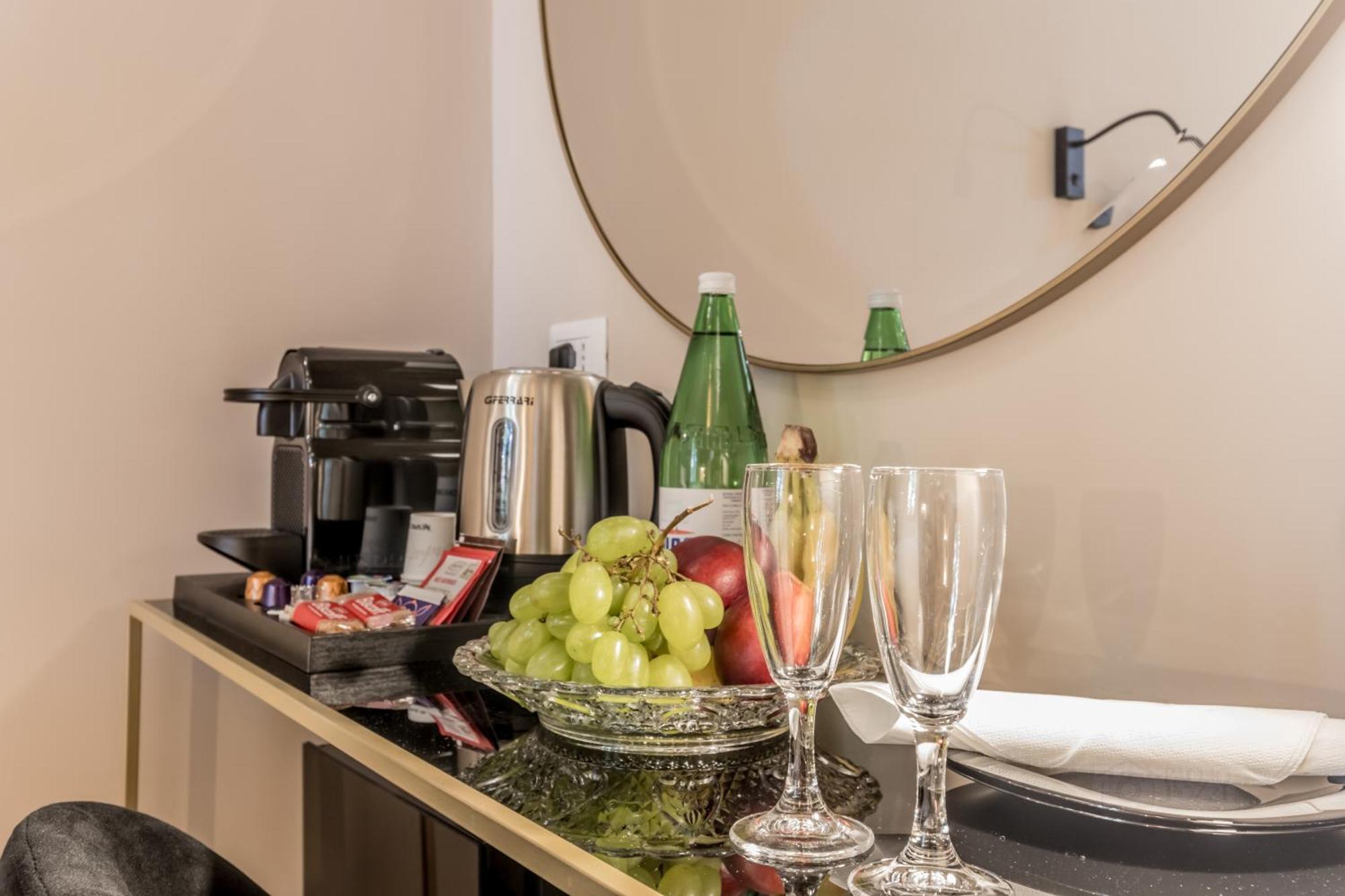 Queen Of Rome Luxury Rooms Kültér fotó